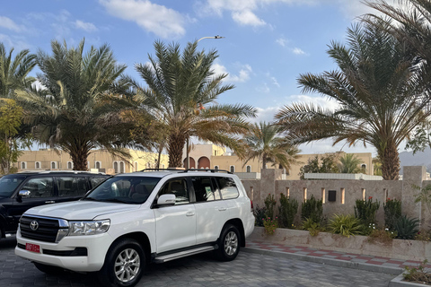 Oman : circuit de 4 jours dans le Wadi, à Sur, dans le désert, à Nizwa et à Mascate