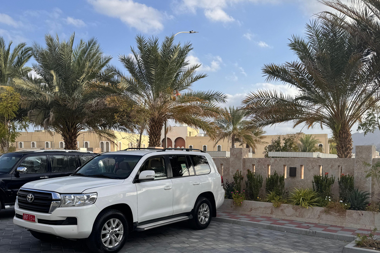 Oman : circuit de 4 jours dans le Wadi, à Sur, dans le désert, à Nizwa et à Mascate