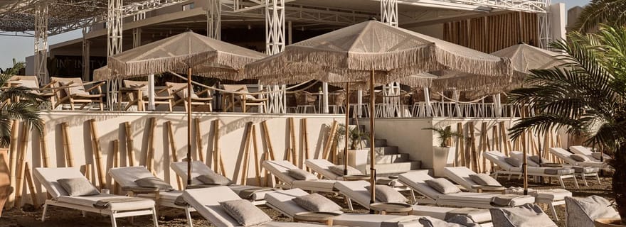 Zakynthos : pass journée pour l'Infinity Beach Club avec repas et boissons