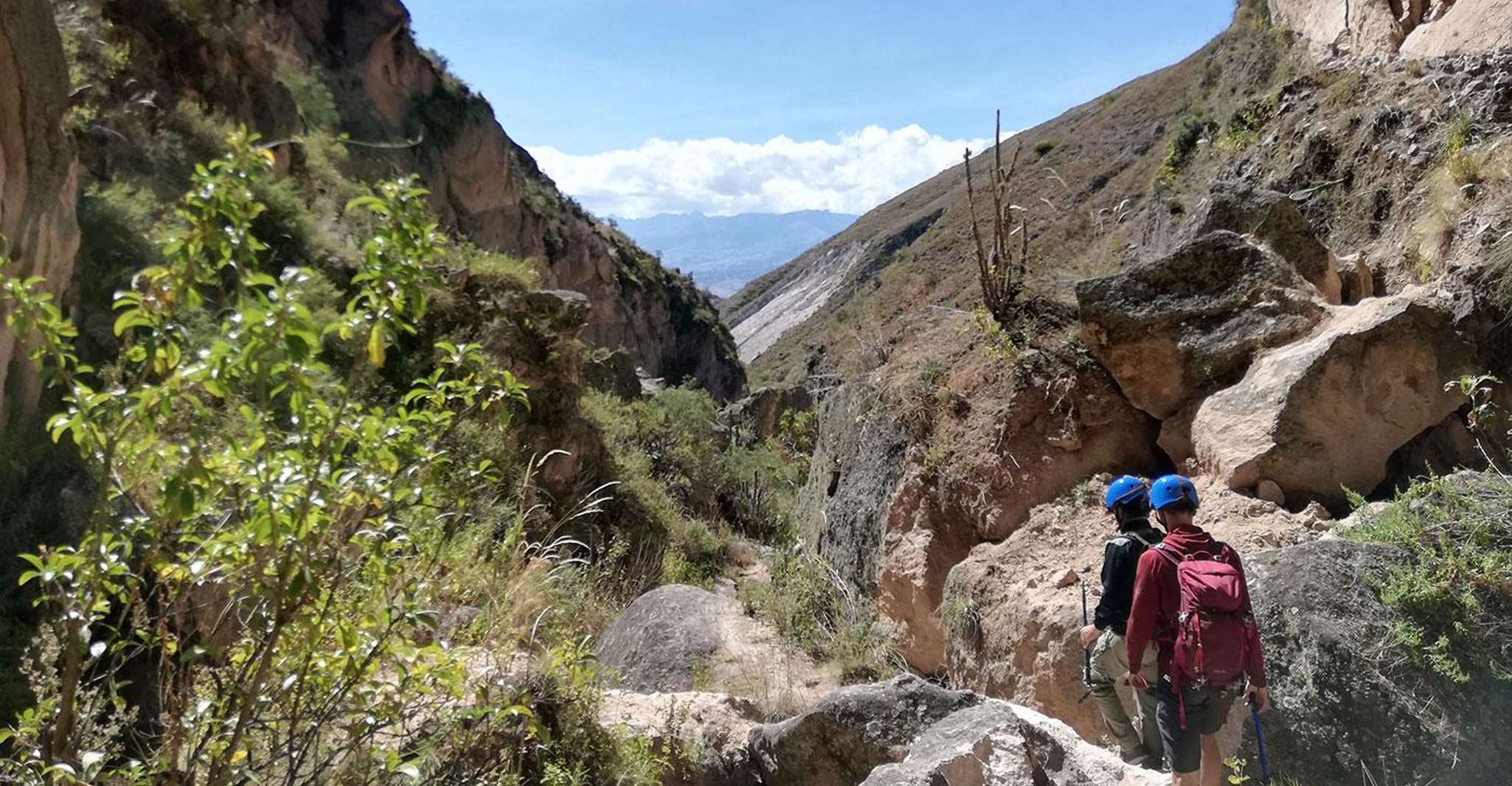 From Ayacucho || Excursion to the 7 canyons of Qorihuillca - Housity