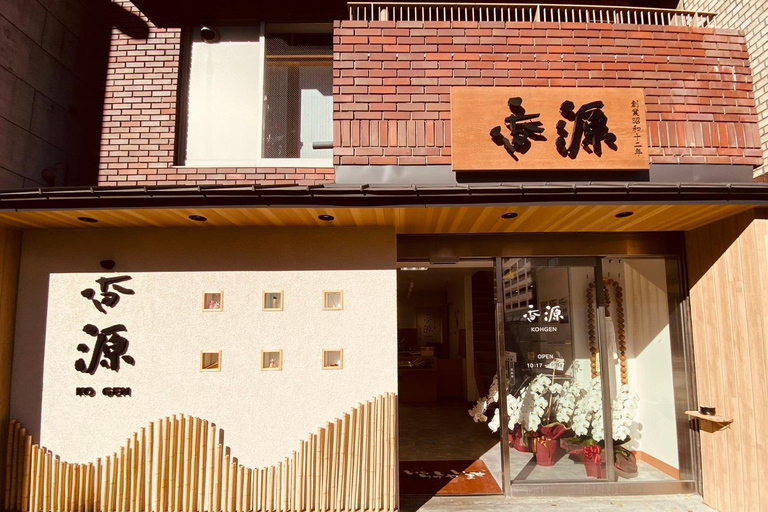 Tokyo Walking Tour: Tsukiji Market, Incense, Imperial Palace