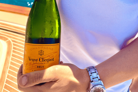 Capri Boat Tour with Caves, Swimming, Aperitif and Champagne From Capri: PRIVATE Capri Boat Tour