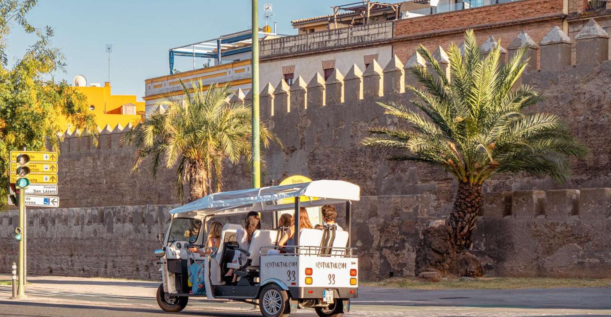 Sevilla, stadstour door privé -eco tuk tuk - Housity