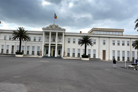 Addis Ababa: Guided Hop-On Hop-Off Tour with Guide