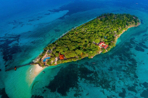Zanzibar: Prison Island & Stone Town Private Tour + Pickup PRIVATE TOUR: with a designated meeting point - No pickup