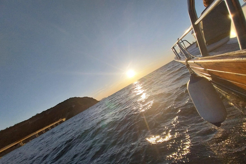 Procida : Excursion en bateau privé avec vue sur la mer et plongée en apnéeProcida Vue sur la mer
