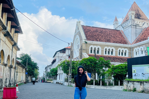 加勒堡：专业女导游带领的徒步导览加勒堡：专业女导游带你徒步导览