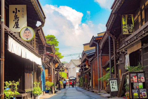 Desde Kanazawa: excursión privada con guía a Shirakawago y TakayamaCoche normal (para 2 personas o menos)