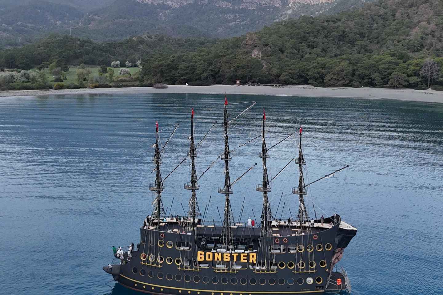 Píratabátsferð á Miðjarðarhafsströnd Tyrklands með akstri frá Antalya, Belek eða Kemer