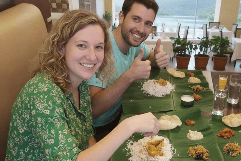 Kochi: Backwaters Day Trip with Lunch and Shikara Cruise