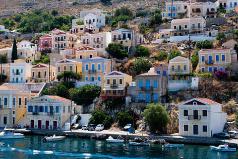 Passeio de barco de luxo para a ilha de Symi com natação em St. GeorgeIngressos e traslados de barco para Lindos, Pefkos, Kalathos e Lardos