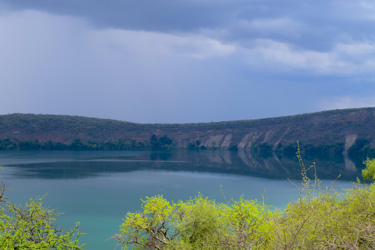 Lake Chala Tour: Wandelen en/of kajakkenMeer van Chala: Wandelen naar de grensrots