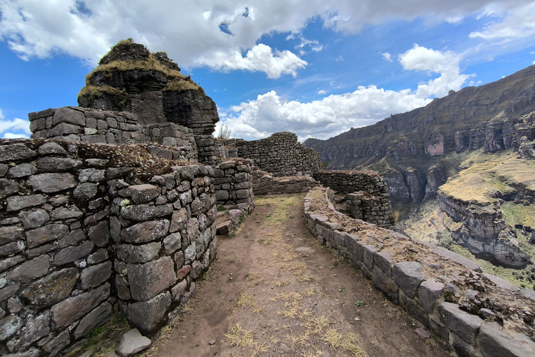 CUSCO: WAQRAPUKARA FULL DAY PRIVATE TOUR