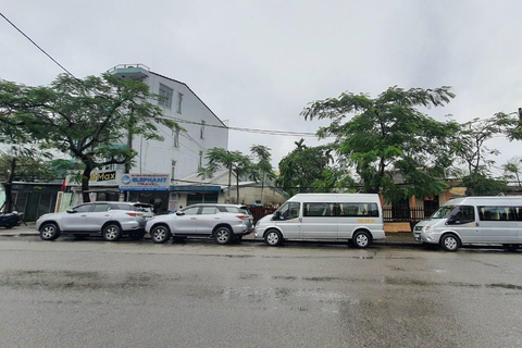 Hue: Transfere de carro privado do porto de Chan May para Hoi An