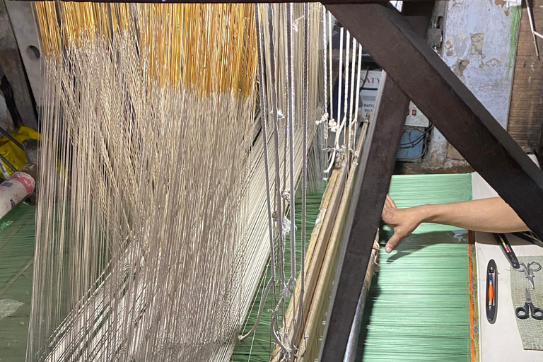 The Weavers Life in Kashi