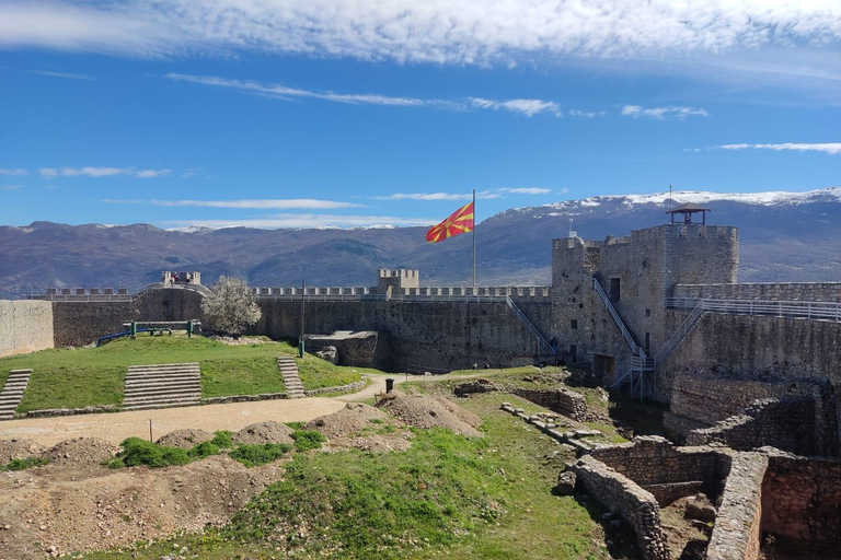 Ab Tirana: 2-tägige Tour durch Nordmazedonien und den Kosovo