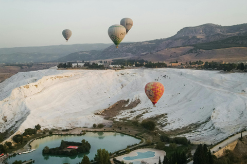 Pamukkale/Cappadoce : vol en montgolfière / transfert à l&#039;hôtelPamukkale : Vol en montgolfière avec petit-déjeuner et certificat inclus