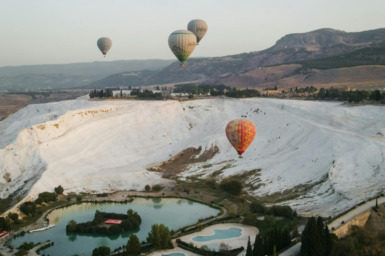 Pamukkale/Cappadoce : vol en montgolfière / transfert à l&#039;hôtelPamukkale : Vol en montgolfière avec petit-déjeuner et certificat inclus