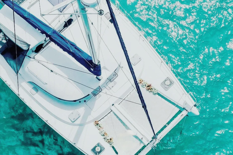 Puerto Princesa : Observation des requins-baleines à bord d&#039;un yacht avec déjeuner