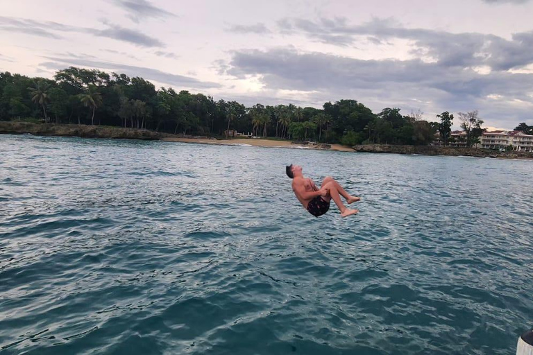 Puerto Plata: Party Catamaran to Sosua Bay Puerto Plata: Party Boat Catamaran to Sosua Bay