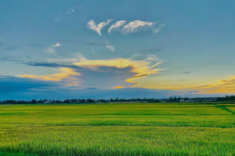 Hoi An: Countryside Bicycle Tour with Farm, Basket Boat Ride