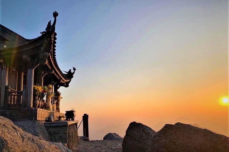 Journée entière dans la montagne sacrée de Yen Tu depuis Ha NoiJournée privée dans la montagne sacrée de Yen Tu depuis Ha Noi