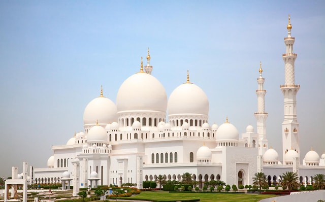 Dubai to Abu Dhabi : Heritage & Modern Marvels Tour