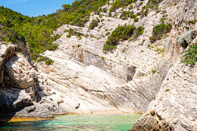 Split: Blue Cave, Green Cave & 5 Islands Boat Adventure Tour Split: Blue, Green Cave, 5 islands, Blue Lagoon, lunch - req