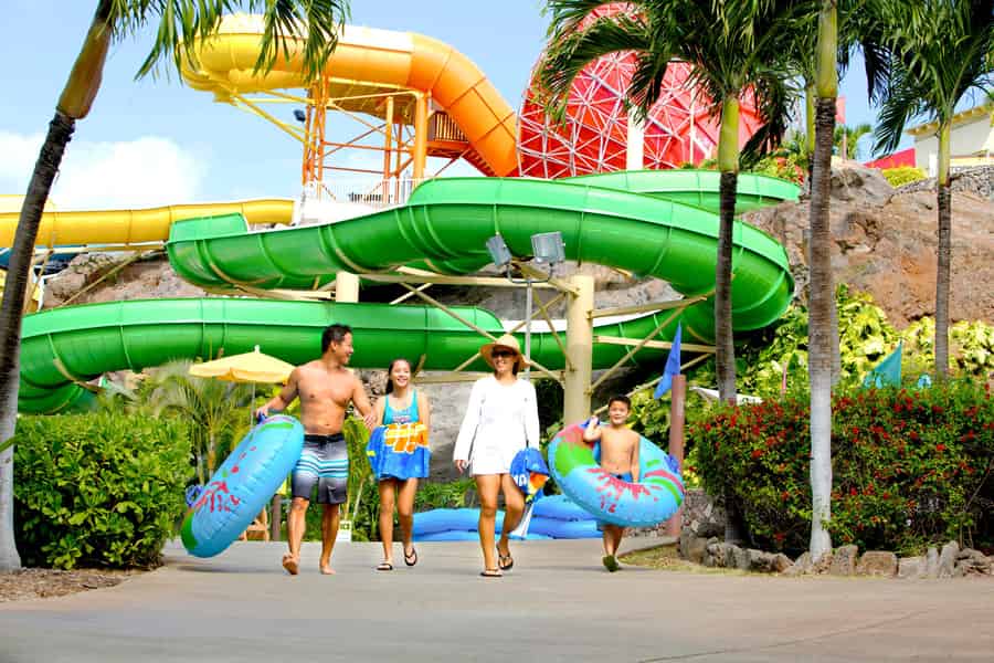 Oahu: Wet'n'Wild Wasserpark-Ticket mit Waikiki-Transfer. Foto: GetYourGuide