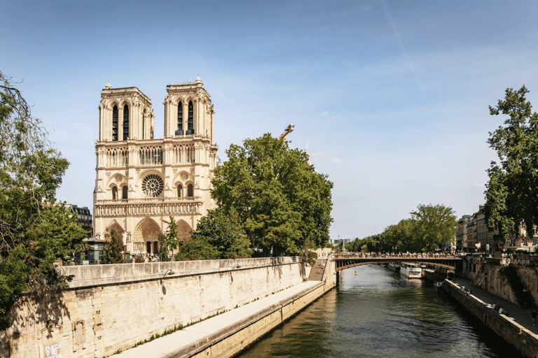 Paris: Notre-Dame Cathedral Guided Tour with Group Access