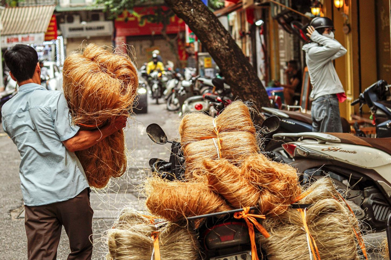 Hanói: salsa de soja, pueblo de los vermicelli y pagoda Thang NghiemTour privado: pueblo de la salsa de soja, pagoda, pueblo del incienso y sombreros