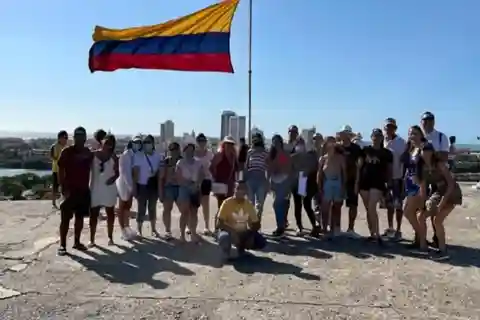 CARTAGENA: VISITA BILINGUE À CIDADE HISTÓRICA NUMA CHIVA TRADICIONAL (CHIVA TRADICIONAL)