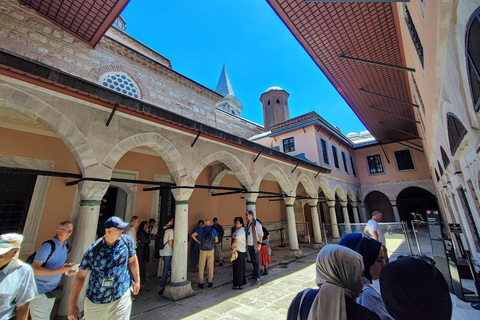 Blue Mosque, Topkapı Palace and Harem Guided Tour Tour with Entry Tickets
