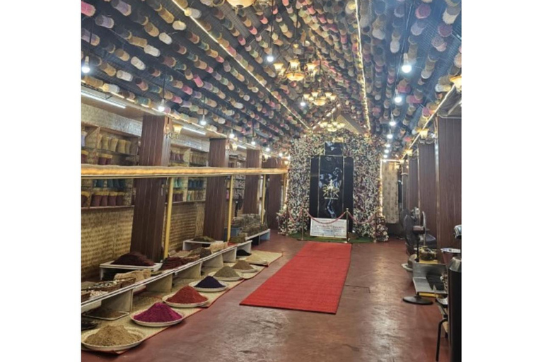 Kochi: Urban Spice Trail Walk with Tuk-Tuk Ride