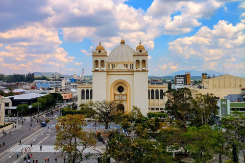 San Salvador Walking Tour:History & Local Food Experience