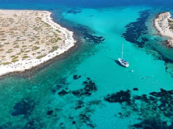 Antiparos: Private Sailing Cruise with Swim Stops and Lunch