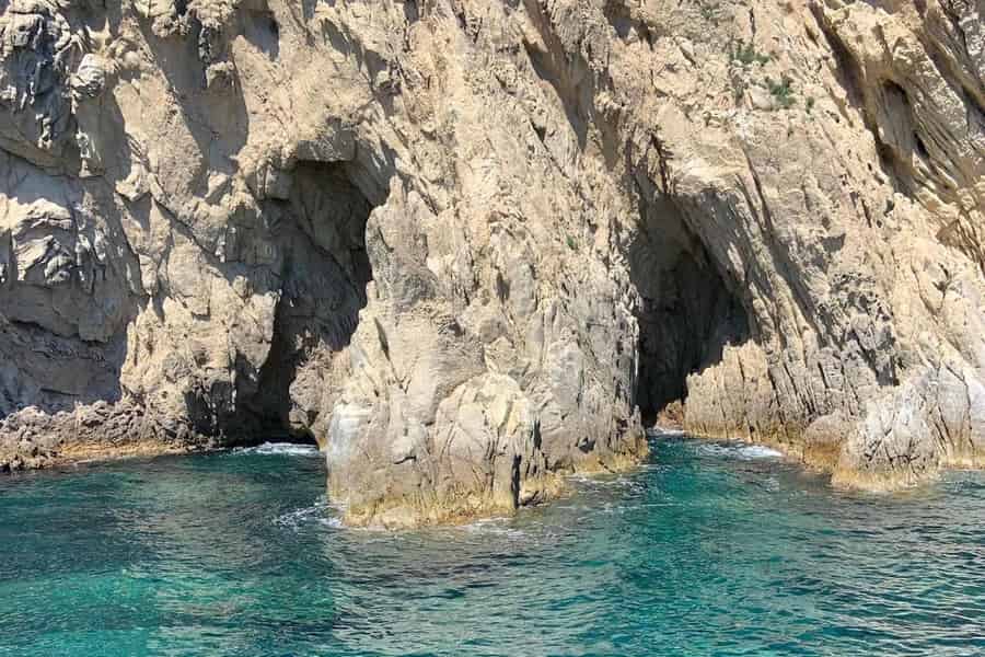 Insel Elba: Geführte Bootstour zum Wrack der Pomonte und zur Blauen Grotte. Foto: GetYourGuide Insel Elba: Geführte Bootstour zum Wrack der Pomonte und zur Blauen Grotte. Foto: GetYourGuide