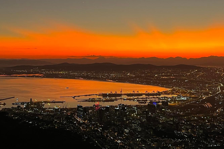 Kaapstad: Wandeling met gids over Lion's Head bij zonsopgang of zonsondergangZonsopgang wandeling vanaf trefpunt