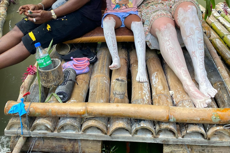 Granja de Marihuana, Rafting en Bambú y Excursión a la Playa de la Cueva de los MédicosDesde Montego Bay