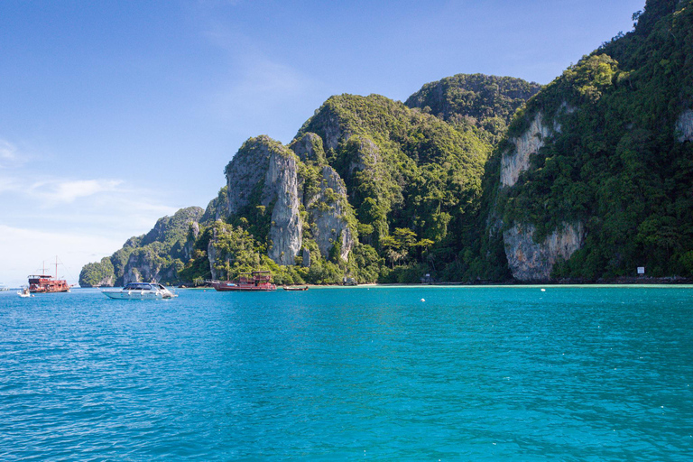 Phi Phi : Tour en bateau à queue longue dans la baie de Maya, tôt le matin