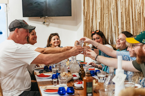 Fira : Visite guidée à pied pour les gourmets avec dégustations
