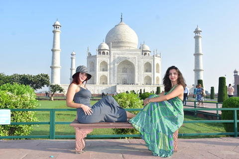 All-Inclusive Taj Mahal & Agra Highlight Day Trip from Delhi Tour with Local Expert Tour Guide Only