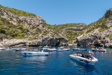 Split o Trogir: excursión de un día en lancha rápida a la cueva Azul, Vis y HvarTour en grupo desde Split