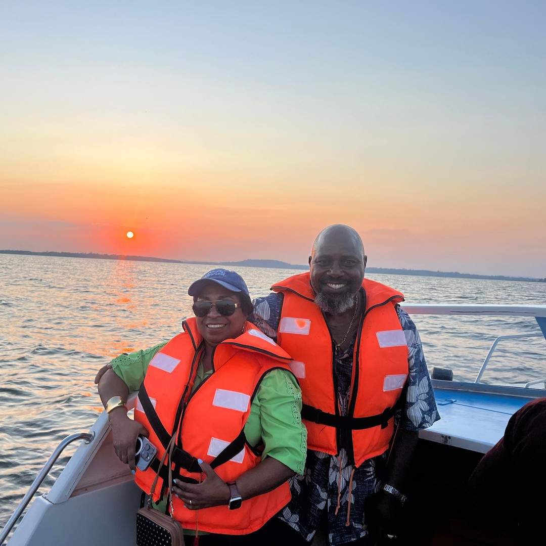 Entebbe: Excursión en Equatar Line y paseo en barco al atardecer por el ...