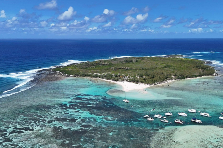 Mauritius: Explore 3 Northern Islands by Speedboat with BBQ