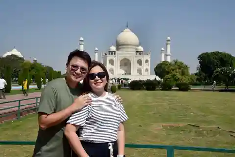 Da Delhi: Taj Mahal e tour della città di Agra in auto - Tutto incluso
