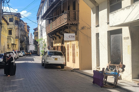 Mombasa: Old Town Walking Tour with Spice Market Visit