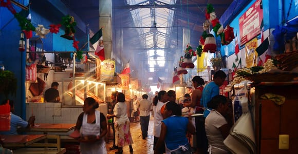 Oaxaca: Central Market Tour, Tejate, Tlayuda & Chapulines