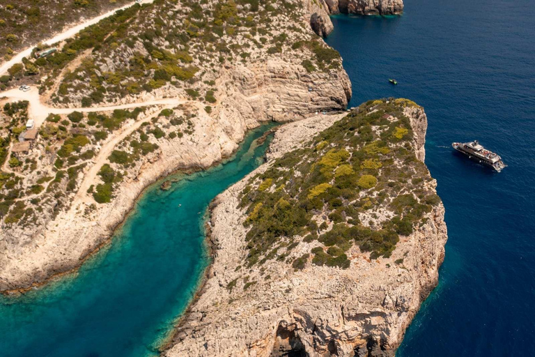 Rhodes : Expérience du coucher de soleil au Floating Club (transfert inclus)Table Premium du deuxième étage