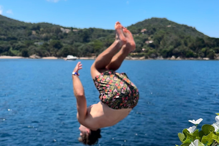 阿雅克肖：乘坐双体船前往桑吉纳雷群岛阿雅克肖：双体船巡游圣萨尔瓦多群岛